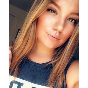 Meet your Posher, Ariana